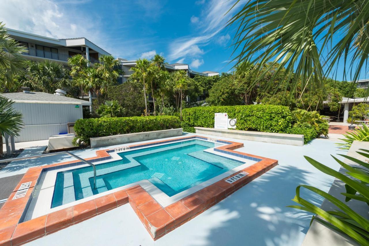 1800 Atlantic Suites Key West Exterior foto